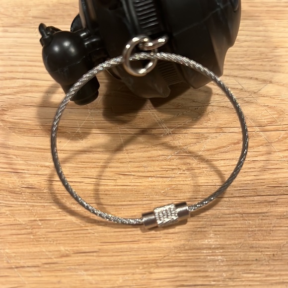 NWT Star Wars Galaxy’s Edge Sith Probe Light Up Keychain - Picture 7 of 7